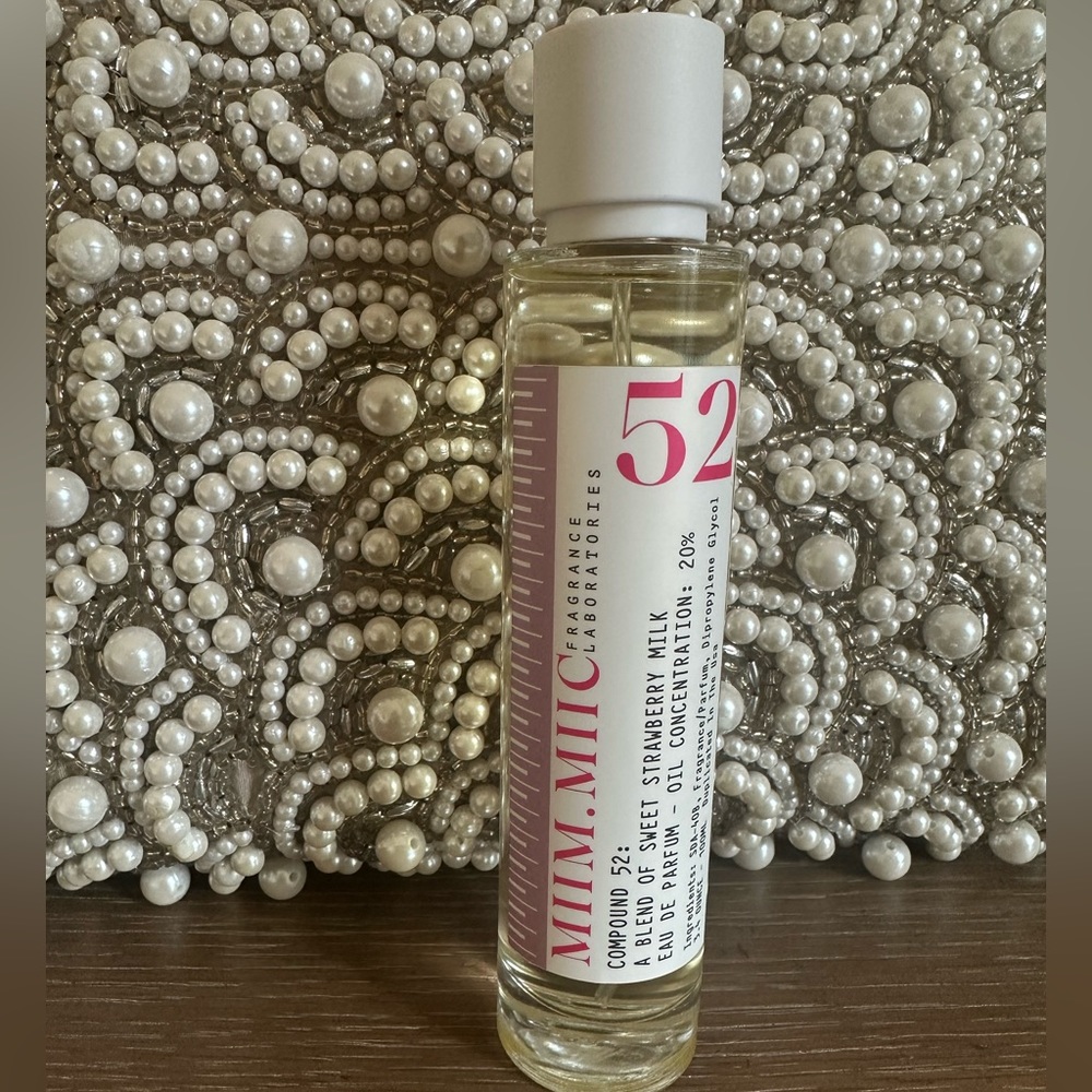 MIIM. MIIC 52 Melanie Martínez Crybaby Dupe - Strawberry Milk